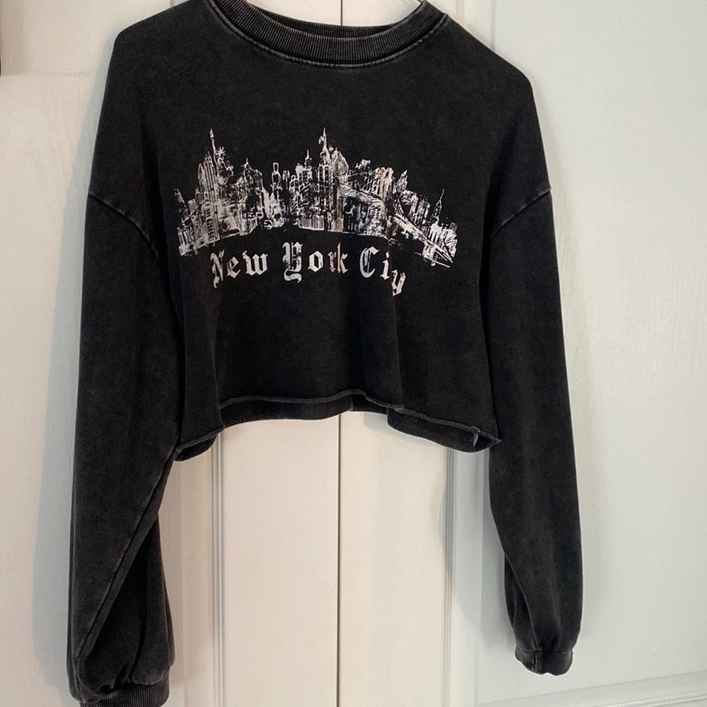 Cropped New York City sweat top
